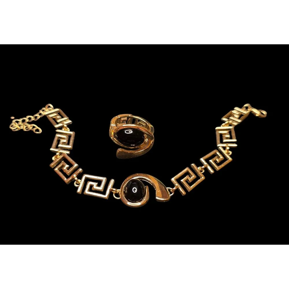 NWT Fashion Inspired Unbranded Gold &‎ Black Bracelet & Ring Set